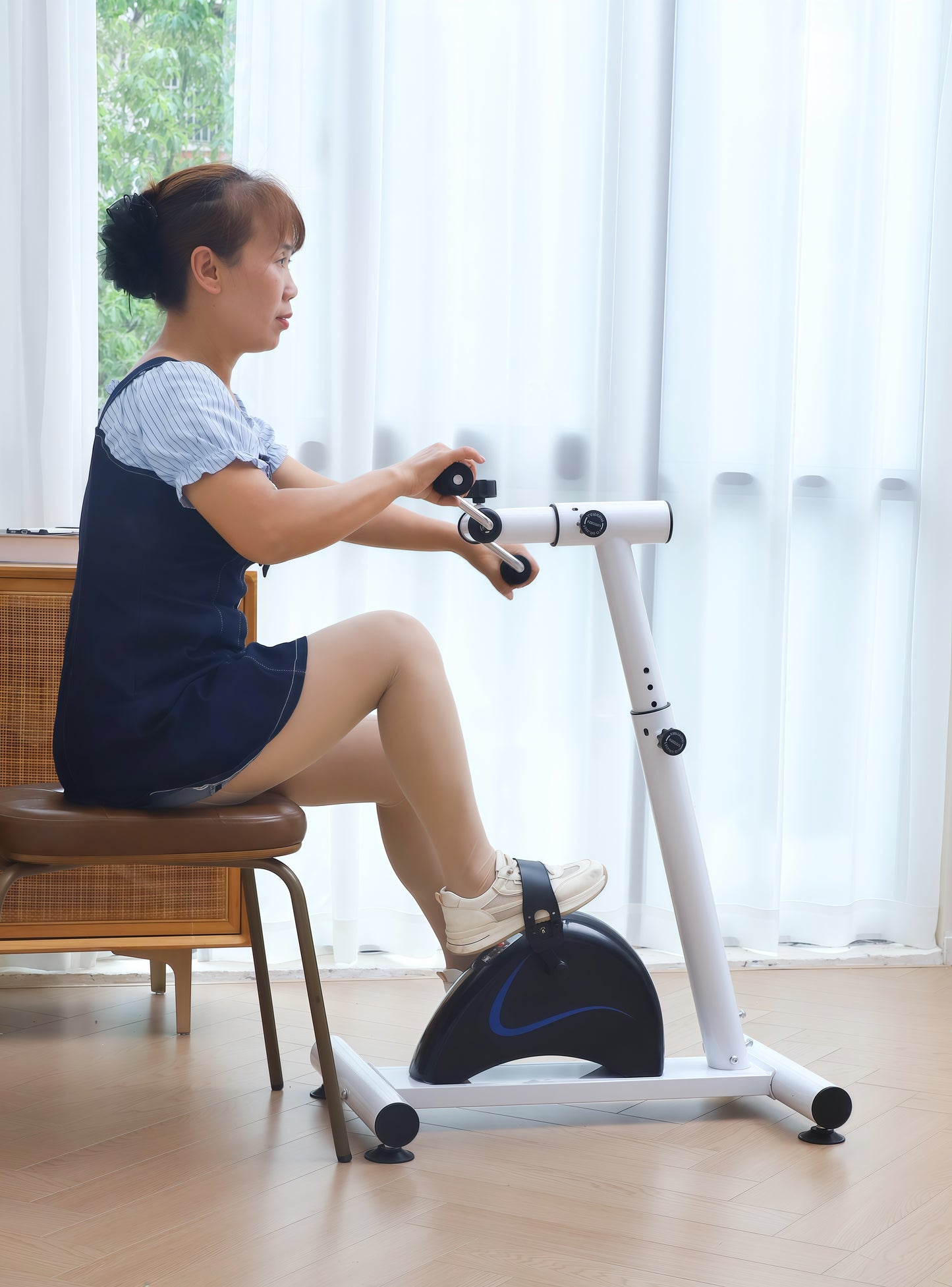 Home rehabilitation training, upper and lower limb cycling, electric exercise, bedridden elderly, hand, foot, leg rehabilitation and recovery training device